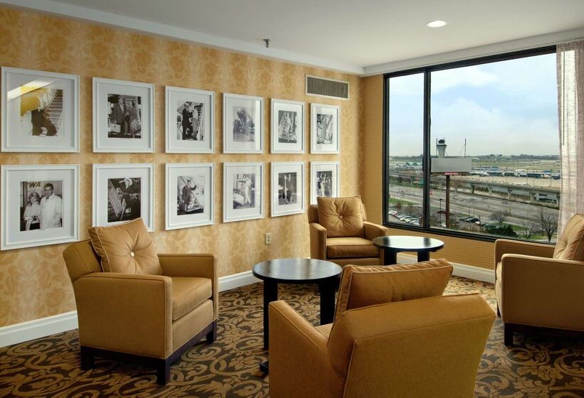 هتل Hilton St. Louis Airport