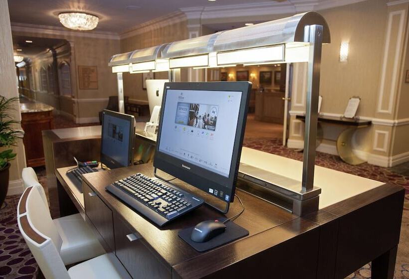 בית מלון כפרי Hilton St. Louis Frontenac