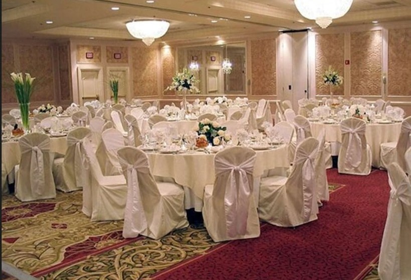 בית מלון כפרי Hilton St. Louis Frontenac