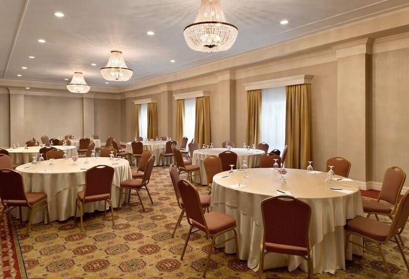 בית מלון כפרי Hilton St. Louis Frontenac