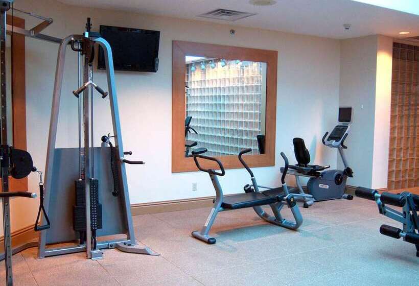 בית מלון כפרי Hilton St. Louis Frontenac