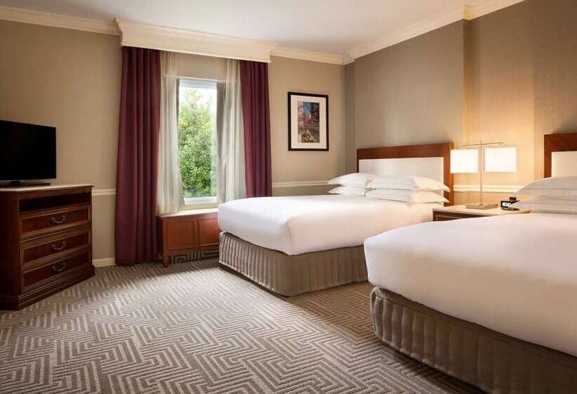 هتل Hilton St. Louis Frontenac