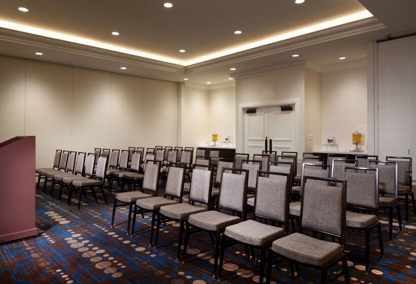 فندق Hilton St. Petersburg Bayfront