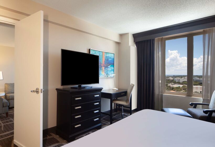 فندق Hilton St. Petersburg Bayfront