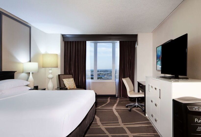 فندق Hilton St. Petersburg Bayfront