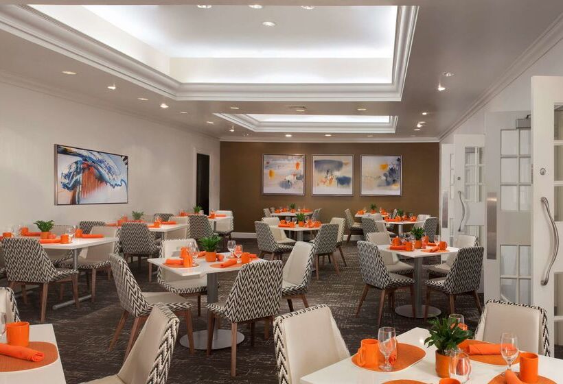 ホテル Hilton St. Petersburg Bayfront