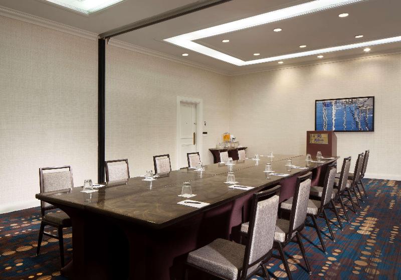 فندق Hilton St. Petersburg Bayfront