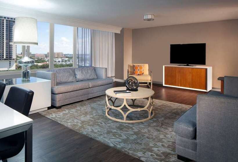 ホテル Hilton St. Petersburg Bayfront