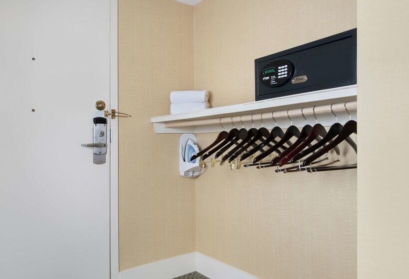 Hilton Stamford Hotel & Executive Meeting Center