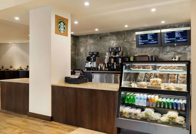 Hilton Stamford Hotel & Executive Meeting Center