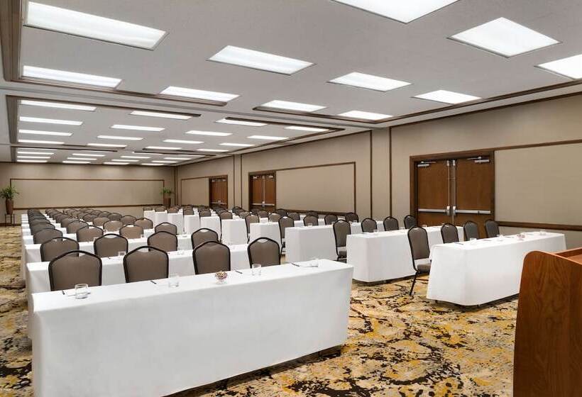 Hilton Stamford Hotel & Executive Meeting Center