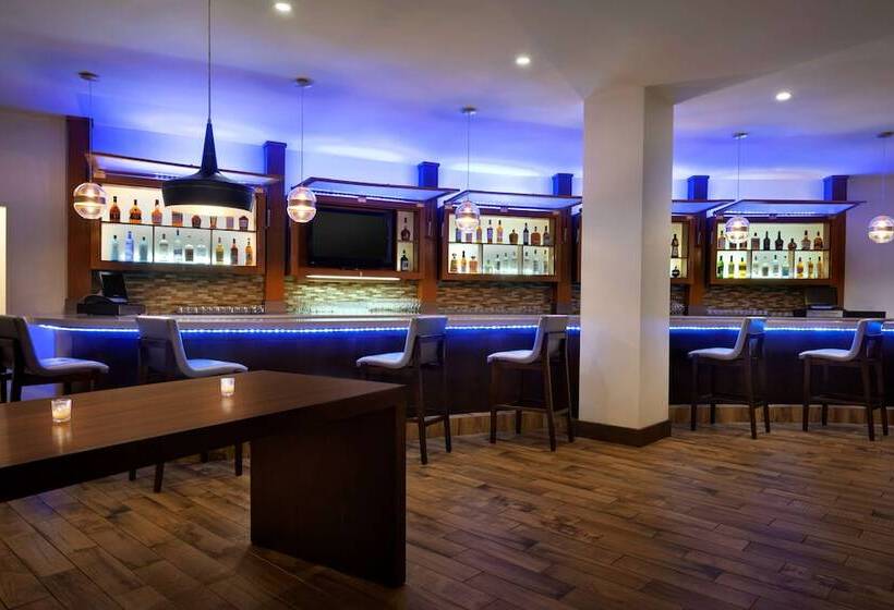 Hilton Stamford Hotel & Executive Meeting Center