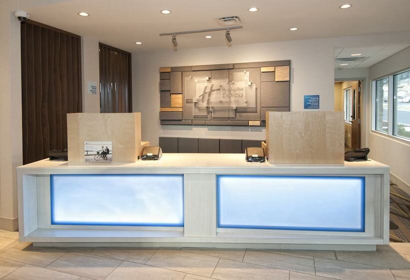 فندق Holiday Inn Express & Suites Johnstown, An Ihg