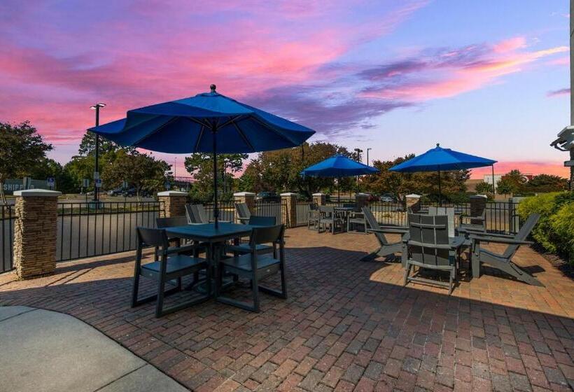 Holiday Inn Express Hotels Hampton, An Ihg