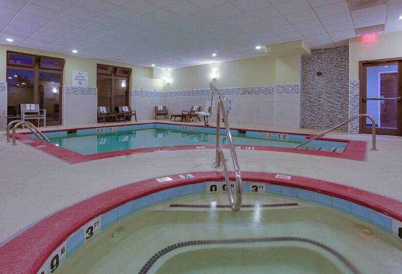 فندق Holiday Inn Express & Suites Laurel Lakes, An Ihg