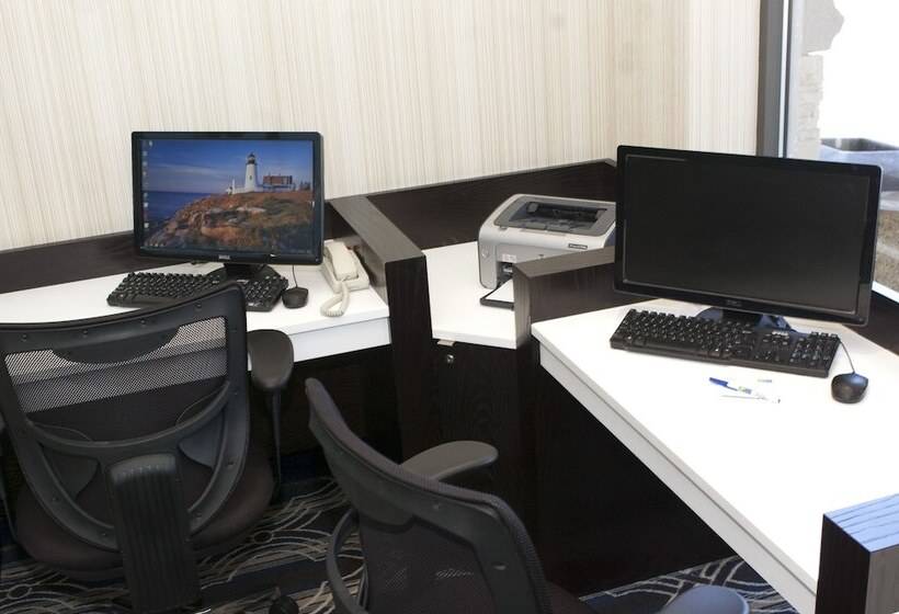 فندق Holiday Inn Express & Suites Laurel Lakes, An Ihg