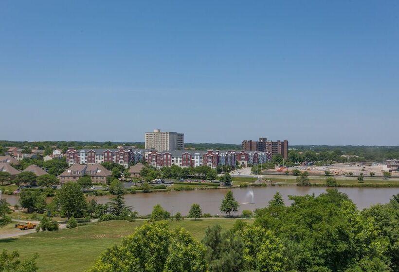 فندق Holiday Inn Express & Suites Laurel Lakes, An Ihg