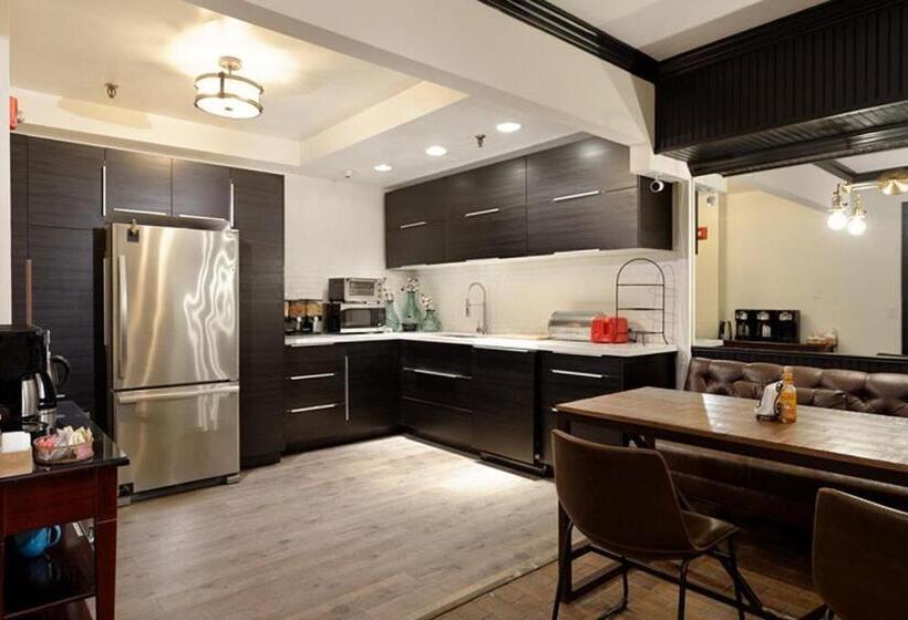 酒店 Independence Square Lodge By Frias