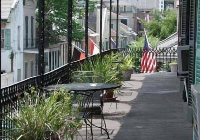 هتل Inn On St. Peter, A French Quarter Guest Houses Property