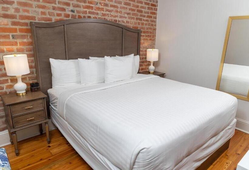 هتل Inn On St. Peter, A French Quarter Guest Houses Property