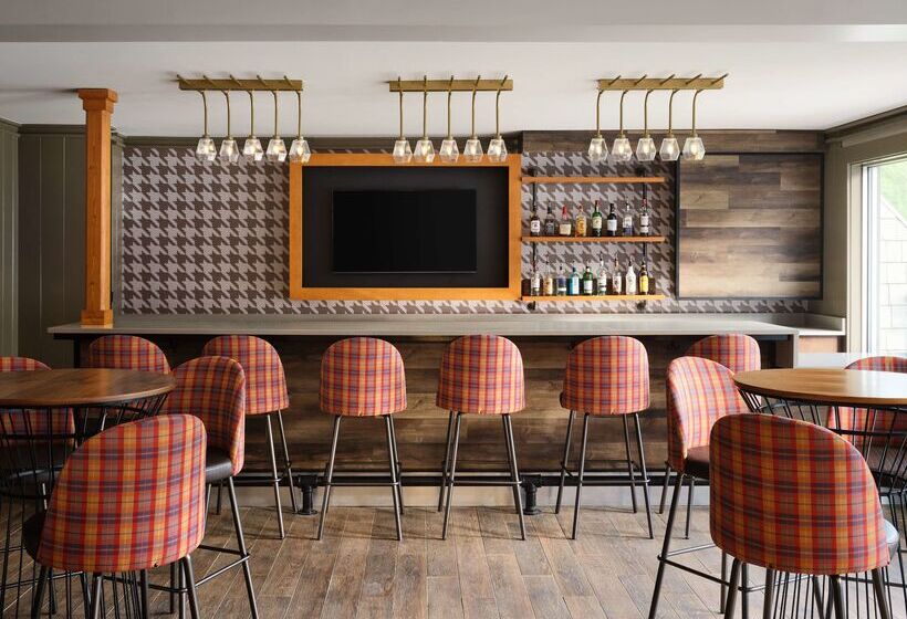 هتل Killington Mountain Lodge, Tapestry Collection By Hilton