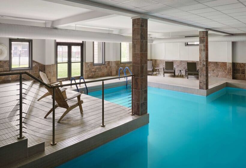 هتل Killington Mountain Lodge, Tapestry Collection By Hilton