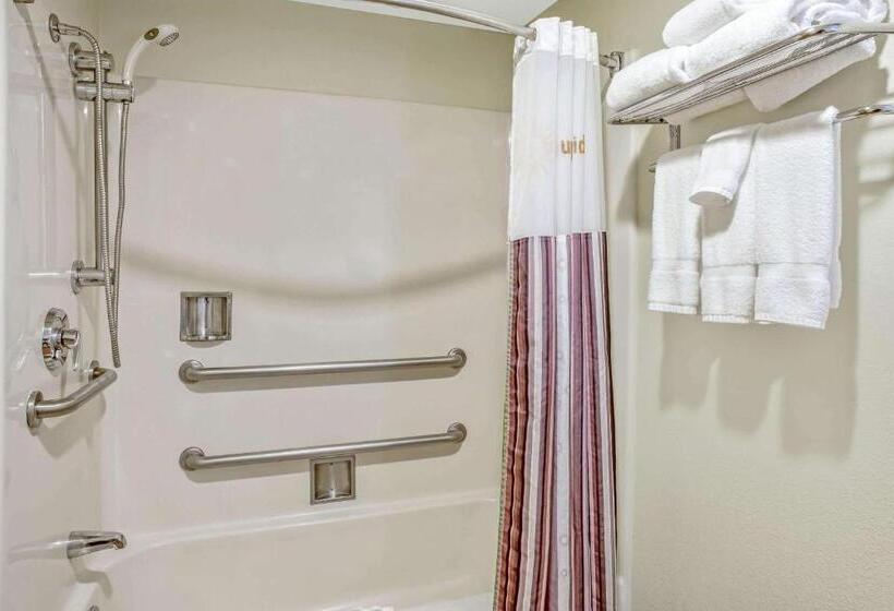 هتل La Quinta By Wyndham Stamford / New York City