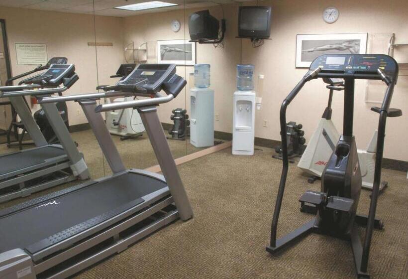 هتل La Quinta By Wyndham Stamford / New York City