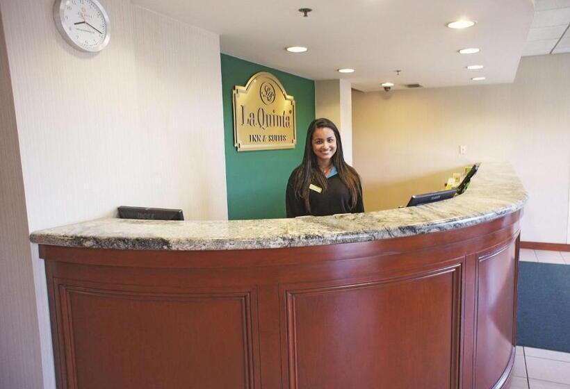 هتل La Quinta By Wyndham Stamford / New York City