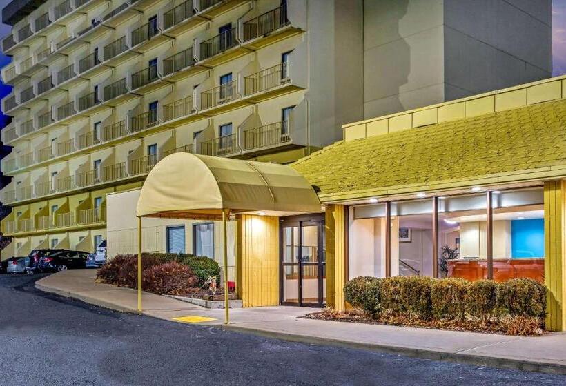 هتل La Quinta By Wyndham Stamford / New York City