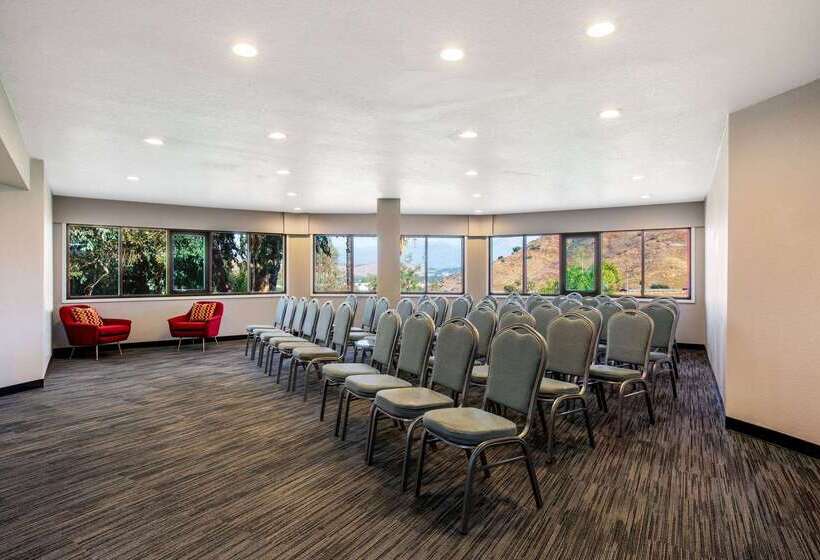 فندق La Quinta By Wyndham Pomona