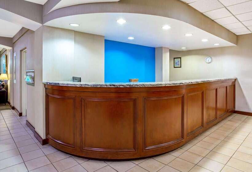 هتل La Quinta By Wyndham Stamford / New York City