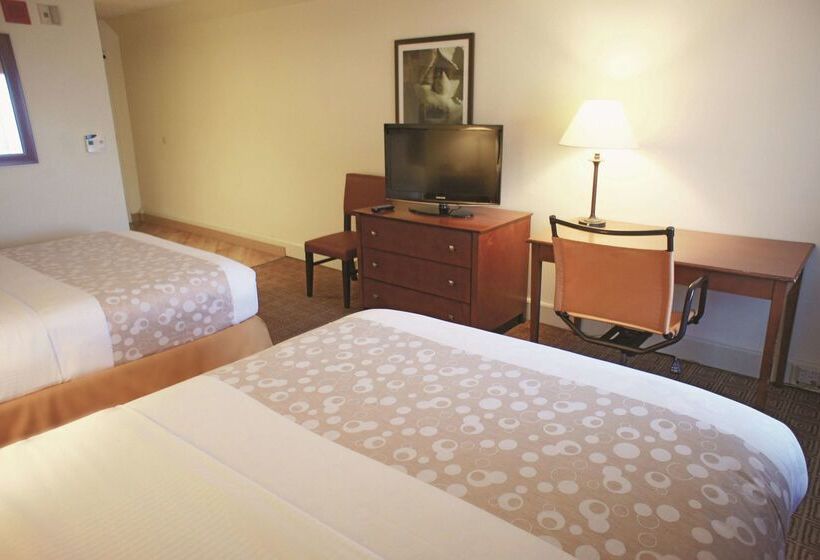 هتل La Quinta By Wyndham Stamford / New York City