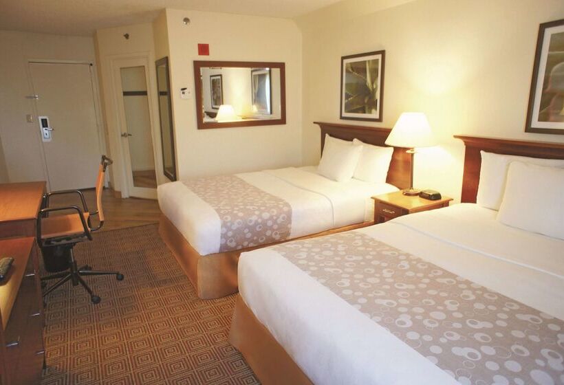 هتل La Quinta By Wyndham Stamford / New York City