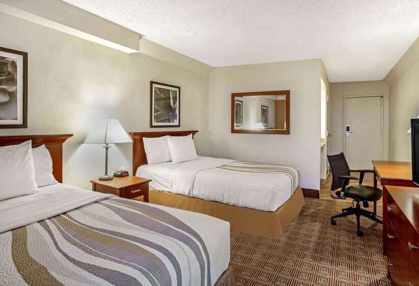 هتل La Quinta By Wyndham Stamford / New York City