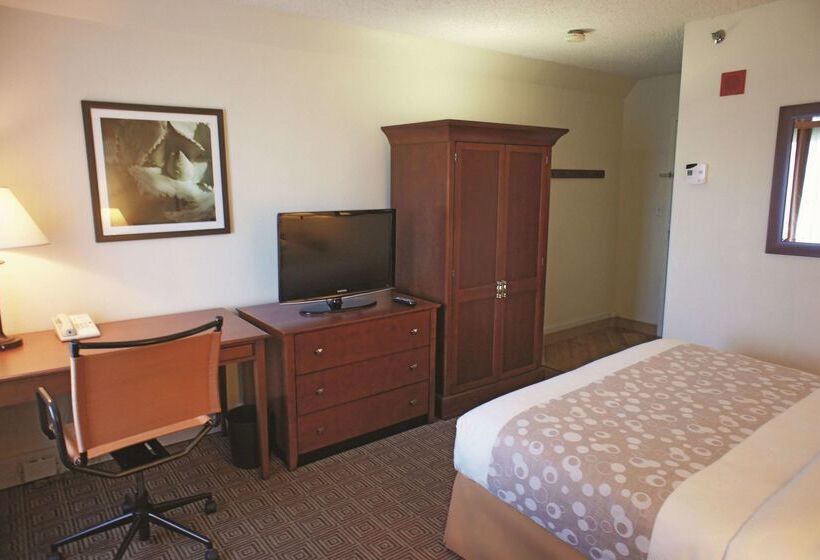 هتل La Quinta By Wyndham Stamford / New York City