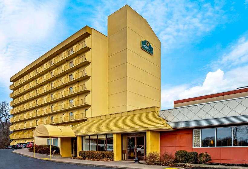 هتل La Quinta By Wyndham Stamford / New York City