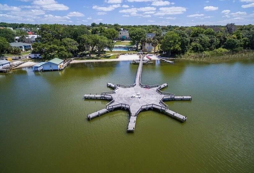 فندق Lakeside Inn On Lake Dora