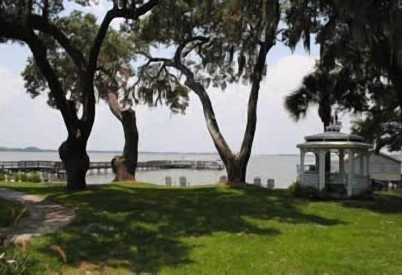 فندق Lakeside Inn On Lake Dora