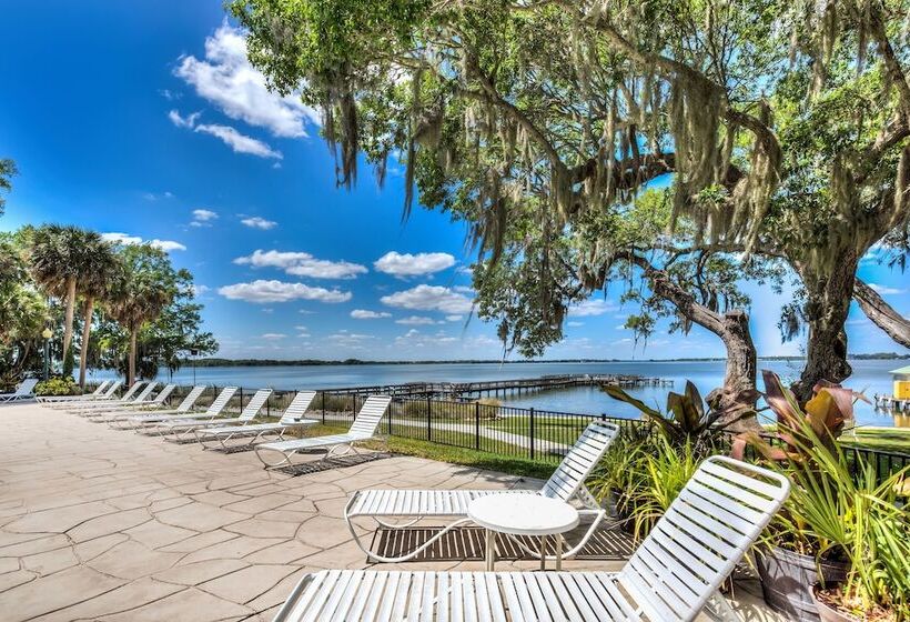 فندق Lakeside Inn On Lake Dora