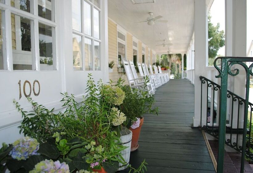 فندق Lakeside Inn On Lake Dora