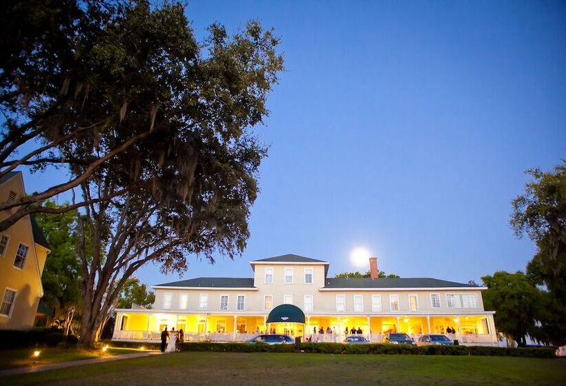 فندق Lakeside Inn On Lake Dora