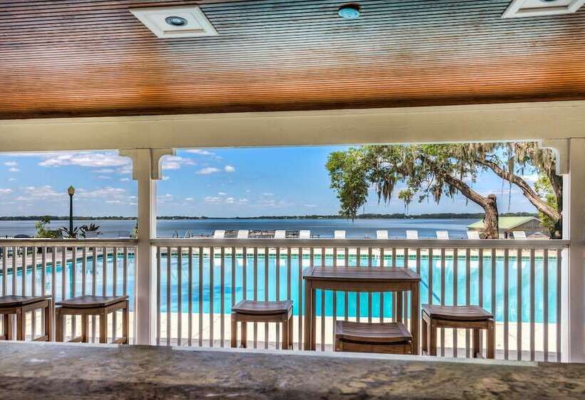 فندق Lakeside Inn On Lake Dora