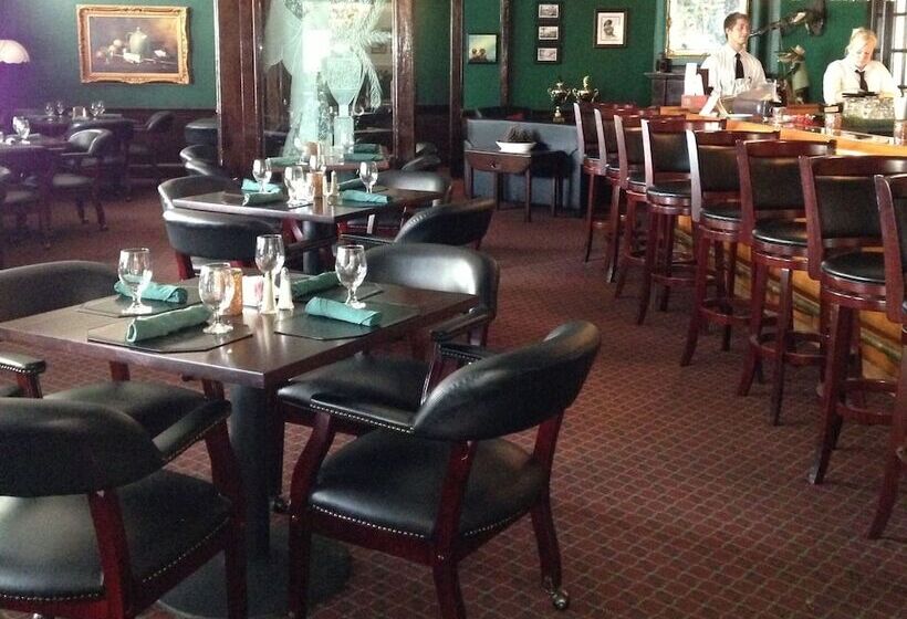 فندق Lakeside Inn On Lake Dora