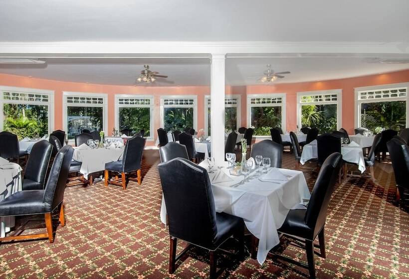 فندق Lakeside Inn On Lake Dora