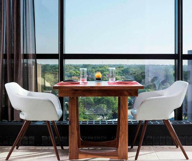 هتل Le Méridien Chicago  Oakbrook Center