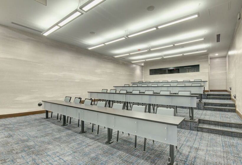 فندق Tulsa Marriott Southern Hills