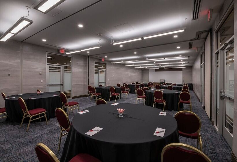 فندق Tulsa Marriott Southern Hills