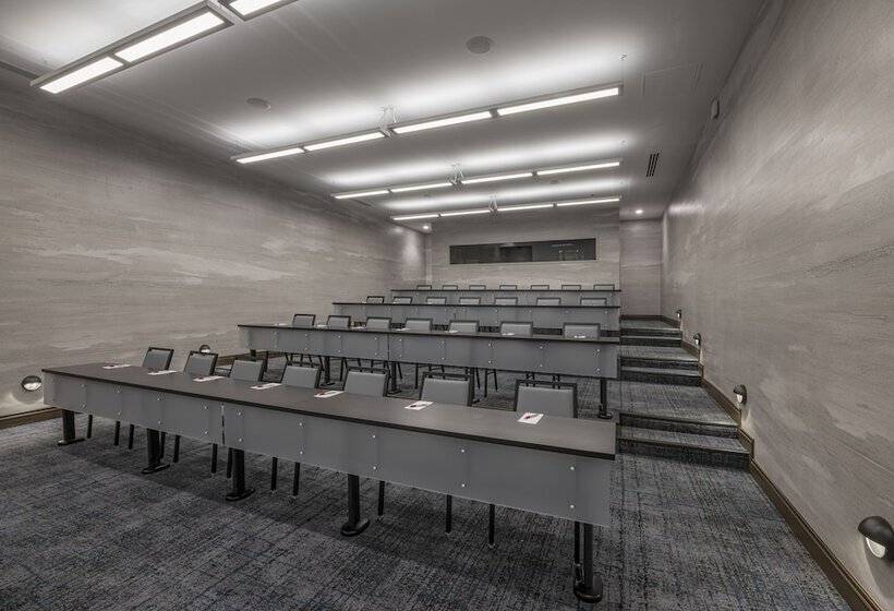 فندق Tulsa Marriott Southern Hills