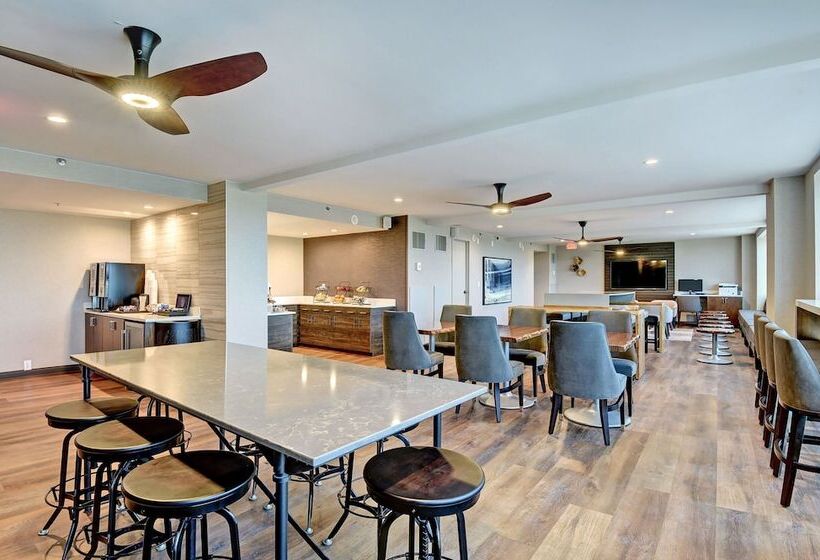 فندق Tulsa Marriott Southern Hills